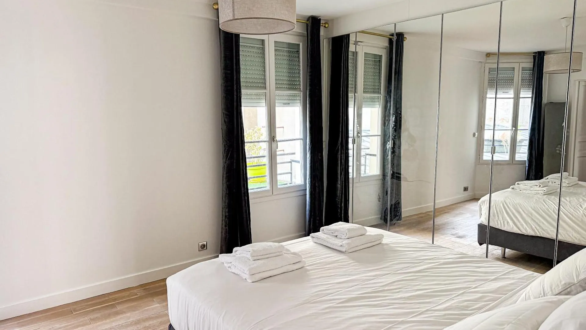 Apartmán Penbed - Concorde Champs Elysees- 3 Pieces Paříž